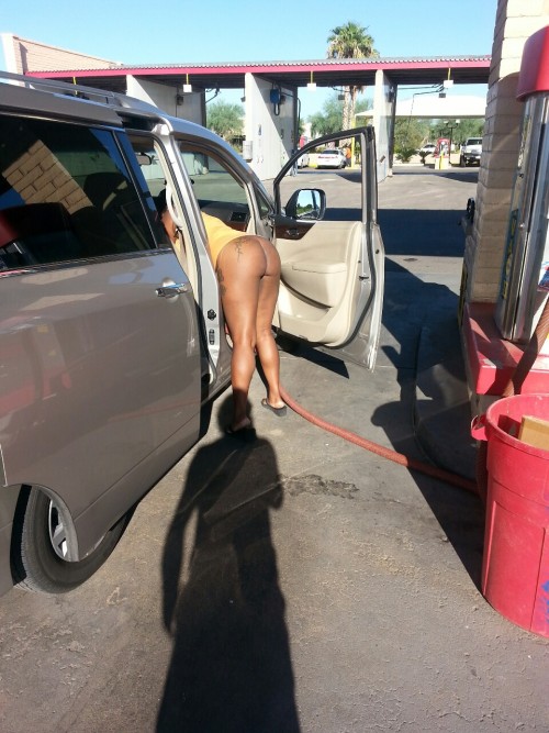 naughtywifeforyou:  It’s a nice day to wash the car 