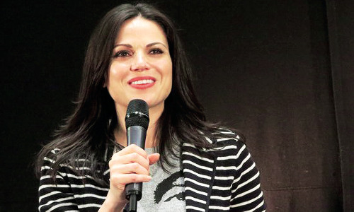 icanseeuslostinthememory:Lana Parrilla at Storybrooke UK (x)