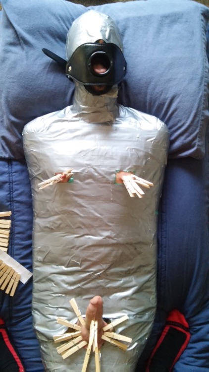 https://lovetapebondage.tumblr.com/post/153882366131