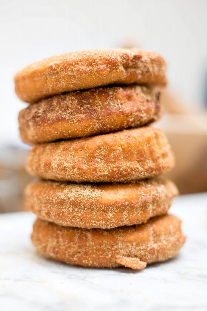vegan-yums:  Vegan Chai Snickerdoodle donuts / Recipe