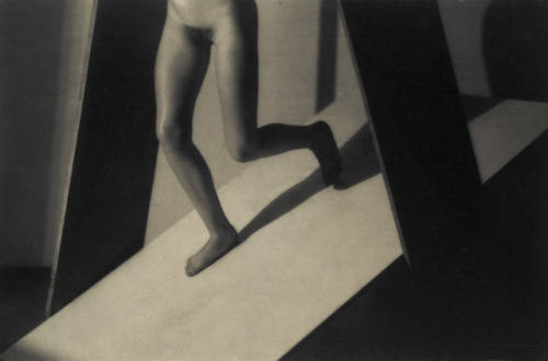 František Drtikol: Krok (Step), 1929 (additional source)