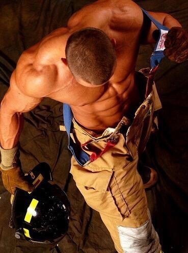 Working Dudes - Hot Men At Work And In Uniform