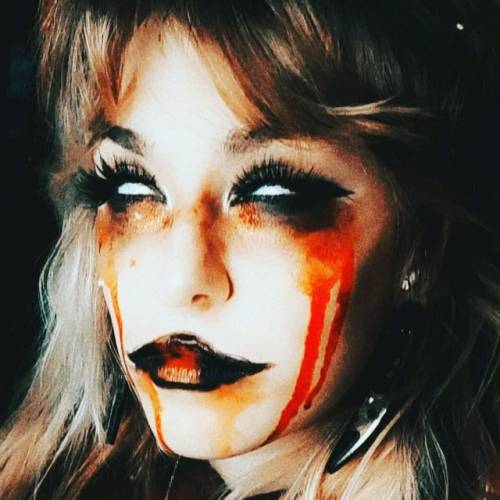 A Horror Theme Makeup I Did To Break In My Scream Earrings I Bought From Mercari 🖤