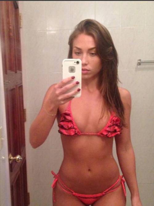 badbroads:  badbroads.tumblr.com TJ’s Bad Broads  Omg she’s hot!Submit, Reblog, like, follow…  http://1moreburpee.tumblr.com