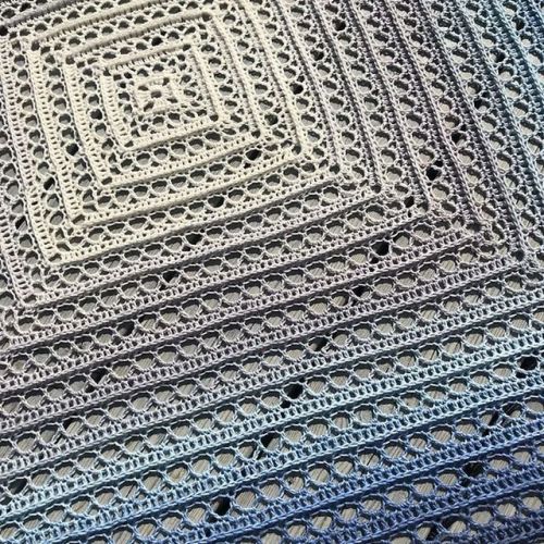 podkins:Midnight Walk Blanket from Pysselofix  Isn’t this just lovely?  This baby blanket was a cr