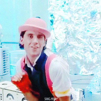 sang-mika:young mika