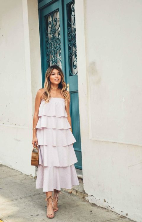 2 Chic Ways to Style Ruffles via http://ift.tt/2p4ZuS4