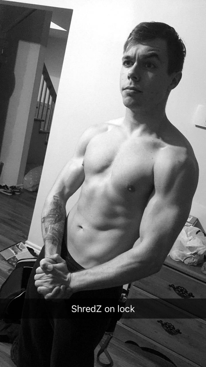 hotfamousmen:  Evan BlakeD