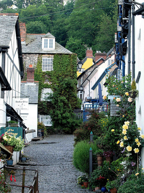 Charming cobbled streets of Clovelly in Devon, England (by saxonfenken).