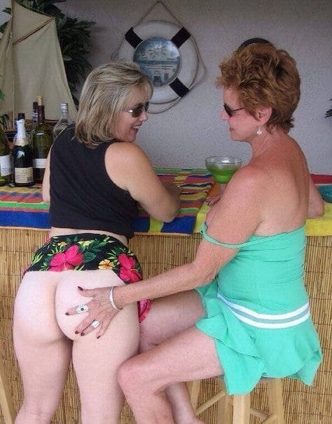 nybeachman:I love my wife’s friends! …