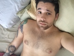 nicovela:I don’t wanna get up today