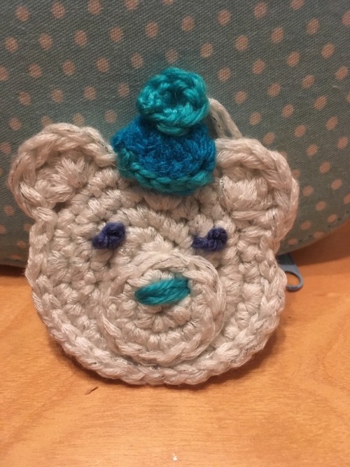 pokegirl93s-art: Really happy with this polar bear Christmas decoration I made with some scrap spark