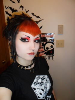 wednesdayaleen:  Got a new Hellraiser shirt and collar :D  and got to use at least one of my new eyeshadow palettes xD