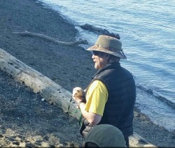 This Guy Brought His Ferret To The Beach Haha I Love It