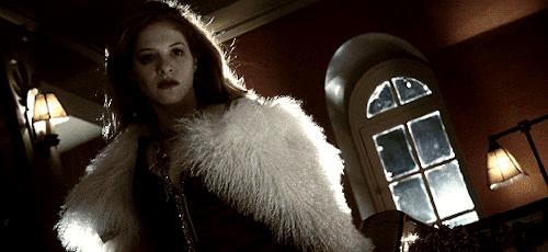 tigerliliesinthebathtub:witchinghourz:Rachelle Lefevre as Victoria in Twilight (2008)Dressing up for