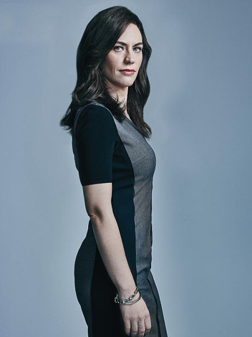 Maggie Siff as Wendy Rhoades in Billions is the best tv-character ever. I just love the way she boss