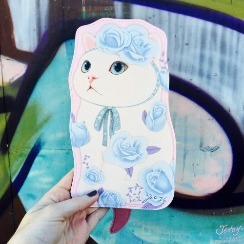 Our Dolly Pouch is perfect for storing ✏️, even . The zipper in back makes it an ideal place to stas