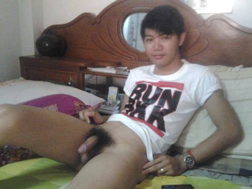 ahumongouspuppystudent: kosal007: deeeesblog: cambodia boy Who know his Facebook @ គាត់អើយគាត់ល្បីរហ