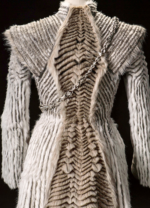 daenerys-stormborn: Costume details of Daenerys’ winter coat (x)- As for Dany’s coat, Cl