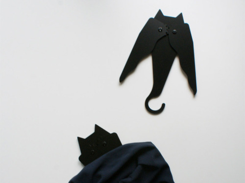 XXX inthistwilight:   cutesign: Clothes hangers, photo
