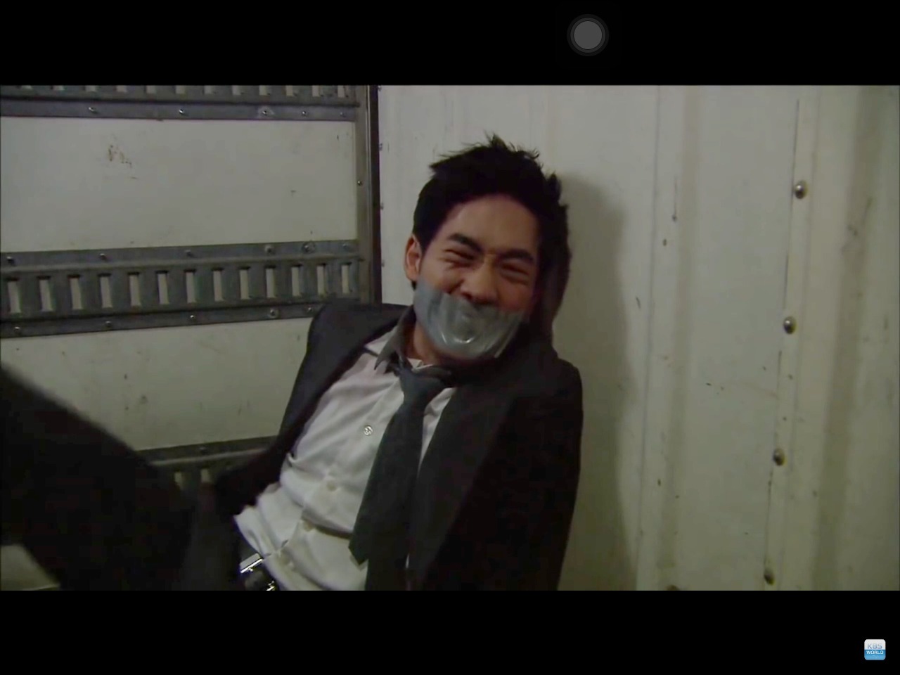 execsg: Hot suited Korean executive in distress 