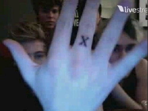 ashirwined:  5SOS and their tattoos 