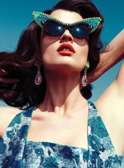 miss-vanilla:Crystal Renn, Vogue Mexico, May 2012.   