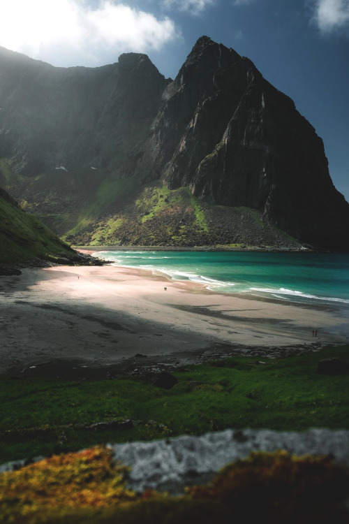 carpe-noctvm:lsleofskye:Do you prefer mountains? Or beaches? | czech_explorer_Location: Lofoten, Nor