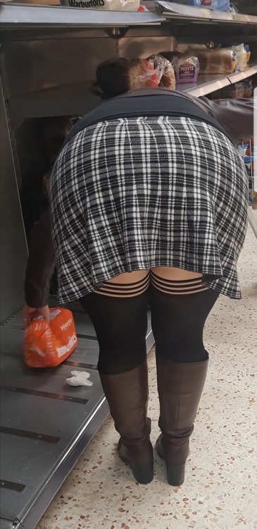 lickmywife69 - Love my wife flashing in the supermarket