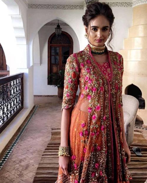 Delightful orange and pink combination from @farahtalibazizdh #bridalfashion #asianfashion #indianbr