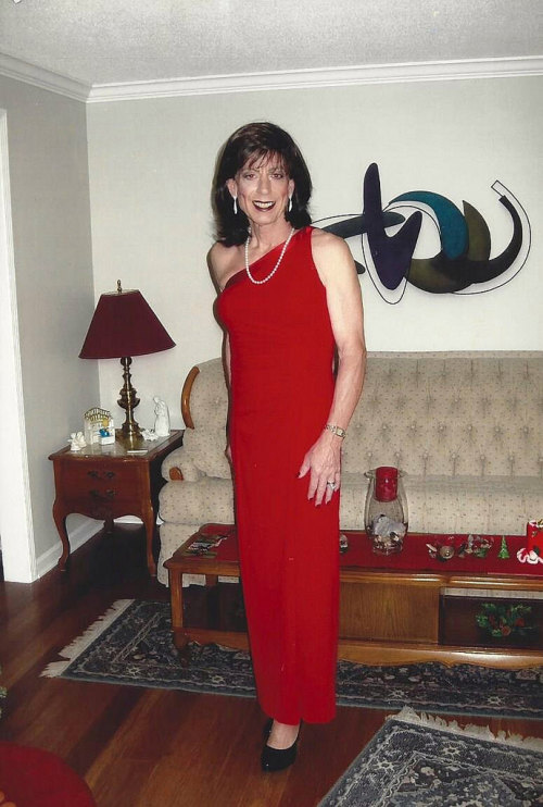hgillmore:  Well Dressed Crossdressers and Transgendered Women