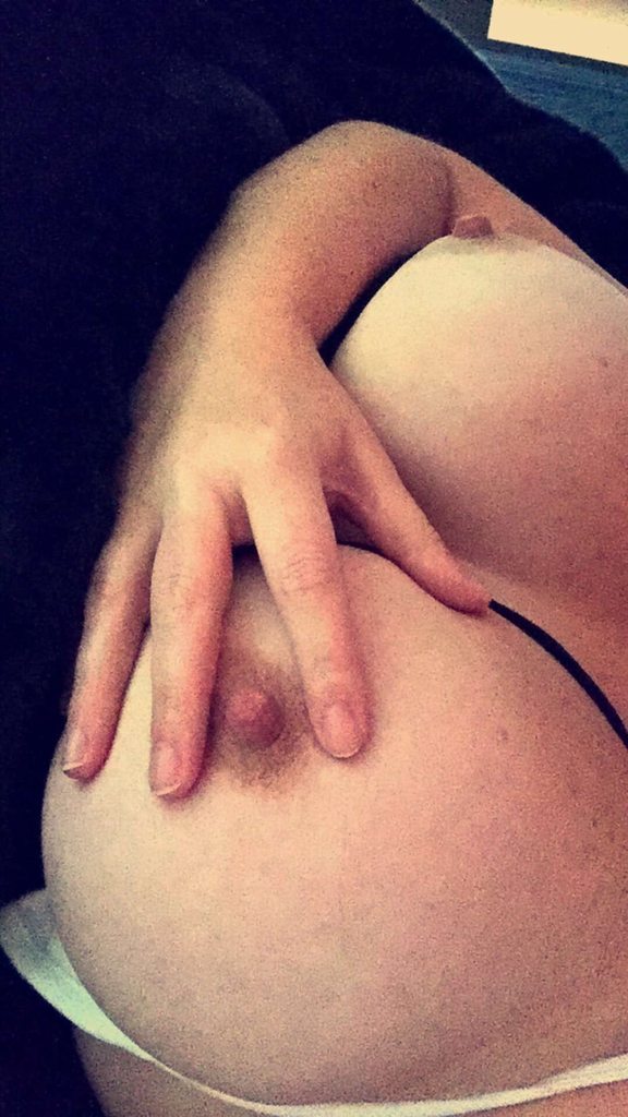 itsexyrandom:  32H. Love having them pinched