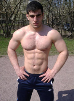 naked-straight-men:  Want to see more like this? Follow me: STRAIGHT-NAKED-MEN