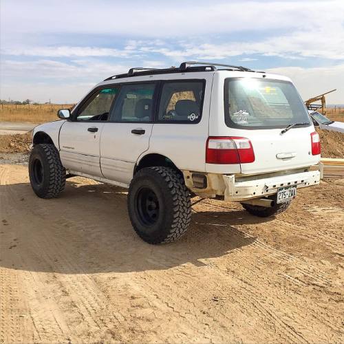 radracerblog:Subaru Forester SF Lifted