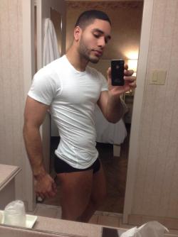 instaguys:  Guys with iPhones Source: gwip.me