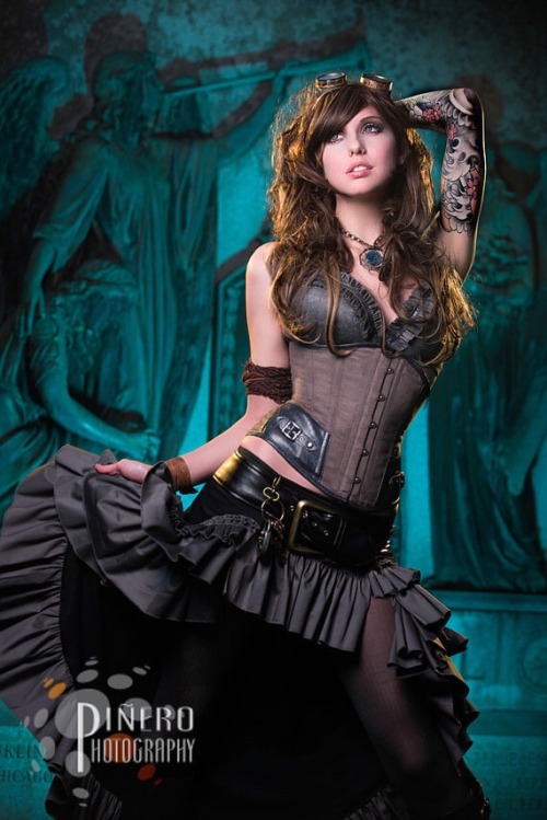 steampunk-and-junk: MeschantesCorsetry on Etsy Exquisitely designed Ready to Wear and Custom Corsetr