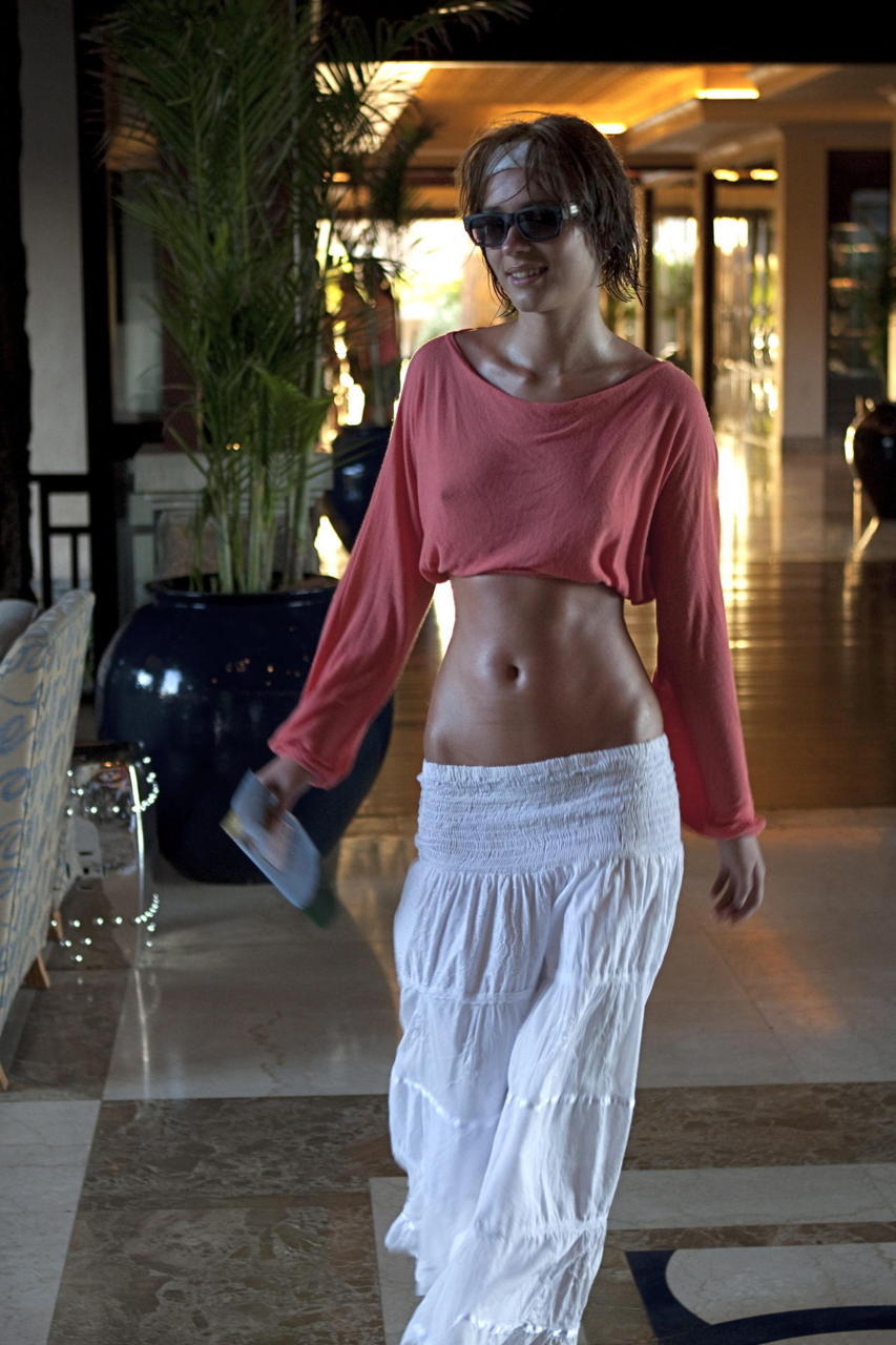 tenderandhard:  it is such a turn on for both of us when she walks dressed like this