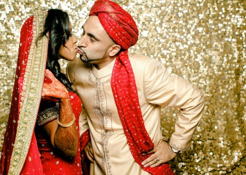 beautifulsouthasianbrides:Photos by:Christy Tylerhttp://www.christytylerphotography.com/&ldquo;Love 