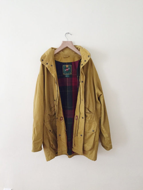 allsadnshit:parsimoniaclothes:vintage gap mustard yellow jacket with plaid liningThis is sick