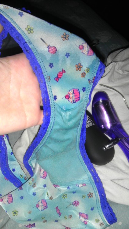 smutbabe:  another pair of underwear ruined by my squirt