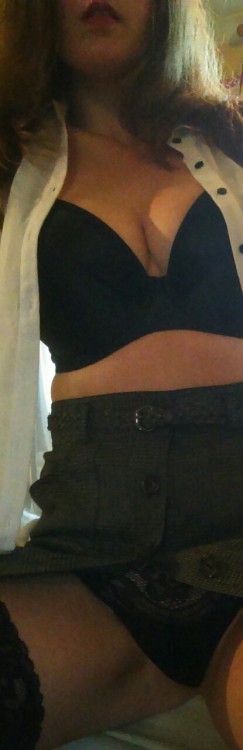 angelvenetianrose:  Skirts to unbutton like a gift, one button at a time……… Love AngelVenetianRose xx (avr)