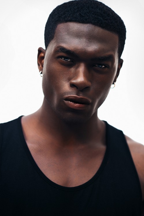 shan-is-a-fan:leonardotaiwo:leonardotaiwo By ADAM KInstagram - Leonardotaiwo#BAE