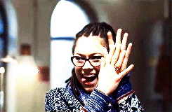 elsas:  Cosima, Reigning Queen of the NERDS, showing the lowly peasants how it’s