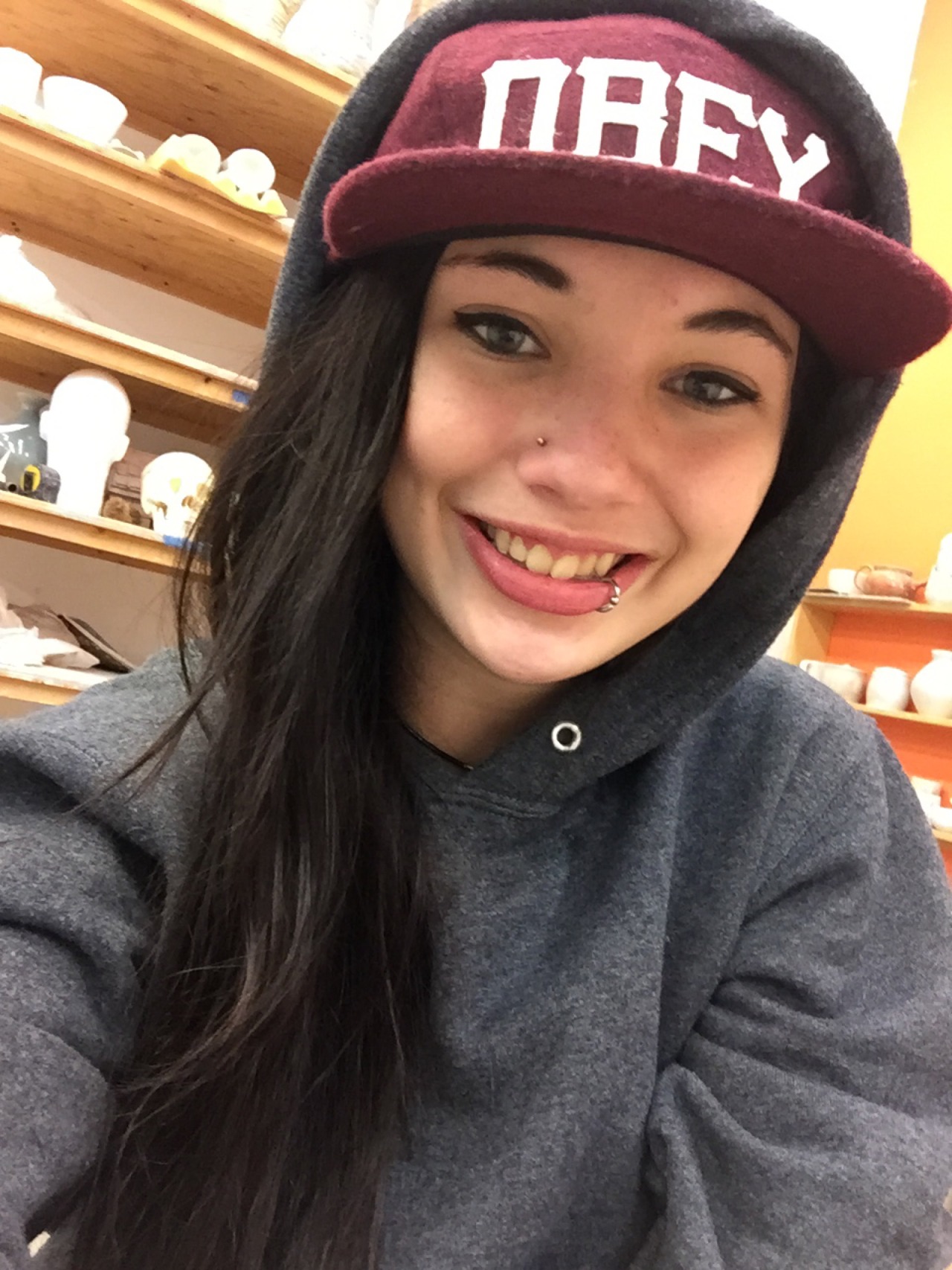 girlswholikegirls:  Hi talk to me I need friends 