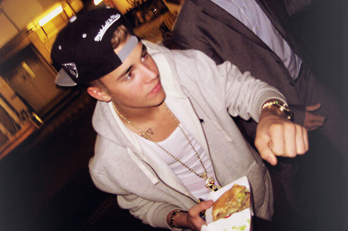 alwayskidrauhl-deactivated20130:    justin + food | my two favorite things in the
