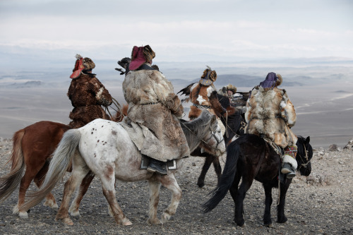 house-of-gnar: Kazakh eagle hunters|Mongolia The Kazakhs are the descendants of Turkic, Mongolic and
