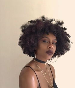 amethystbeks:  Committed to the curls 