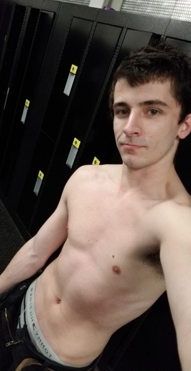 rattice1: The only good lighting I get is at the gym.