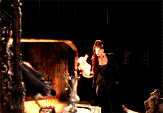 evilqueened:  Regina Mills + fireballs 