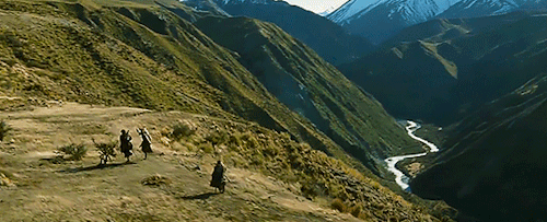 shiremaiden:  30 DAY LOTR CHALLENGE | Day 17 ➼ Scenery appreciation “Home is behind, the world ahead.” 